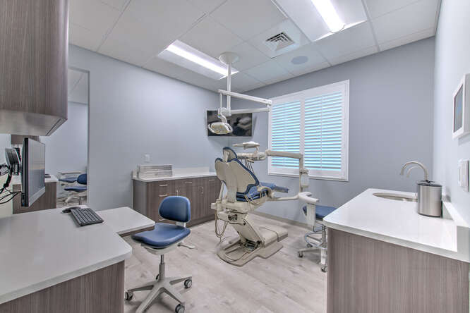 510 Oakfield Dr Brandon FL-small-031-096-A6 Dental Chair68-666x444-72dpi